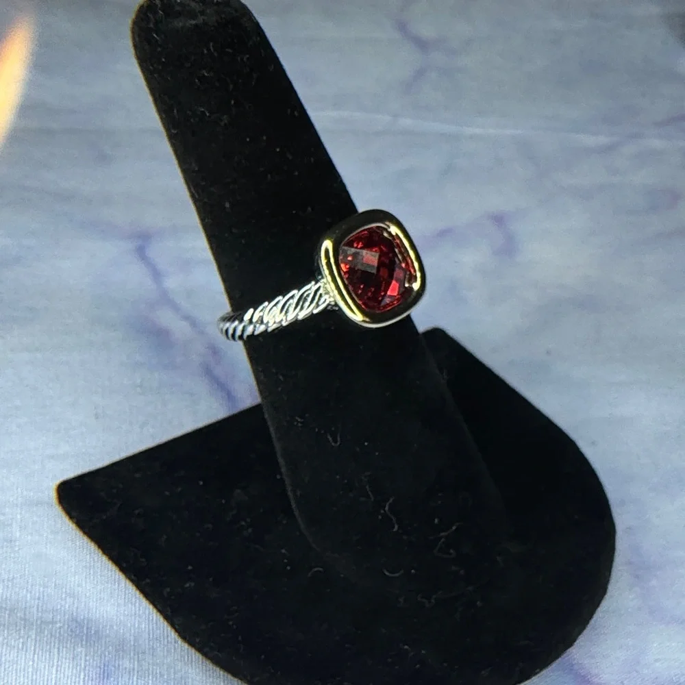 Two-Tone Red Garnet-Style Cushion Ring - Picture 2 of 3